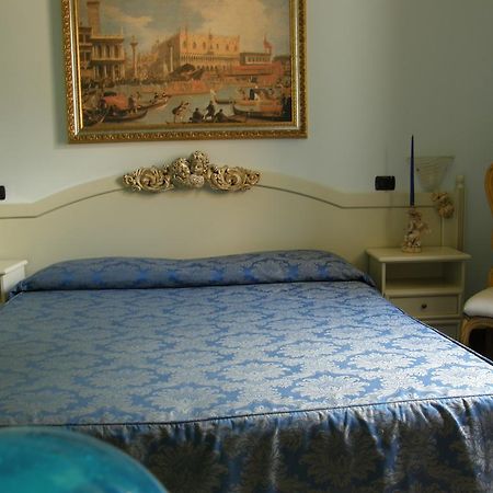 Residence Meuble' Cortina Quinto Di Treviso Eksteriør billede